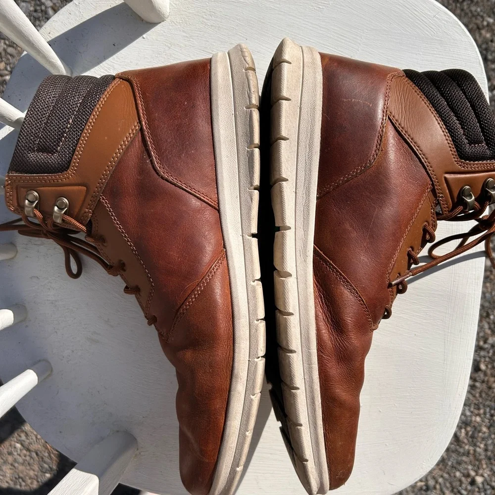 Timberland Brown Leather Lace-Up Boots with Tan Accents